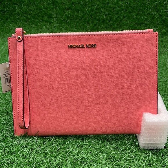 Michael Kors Jet Set Travel XL Zip Clutch Wristlet - Picture 9 of 16